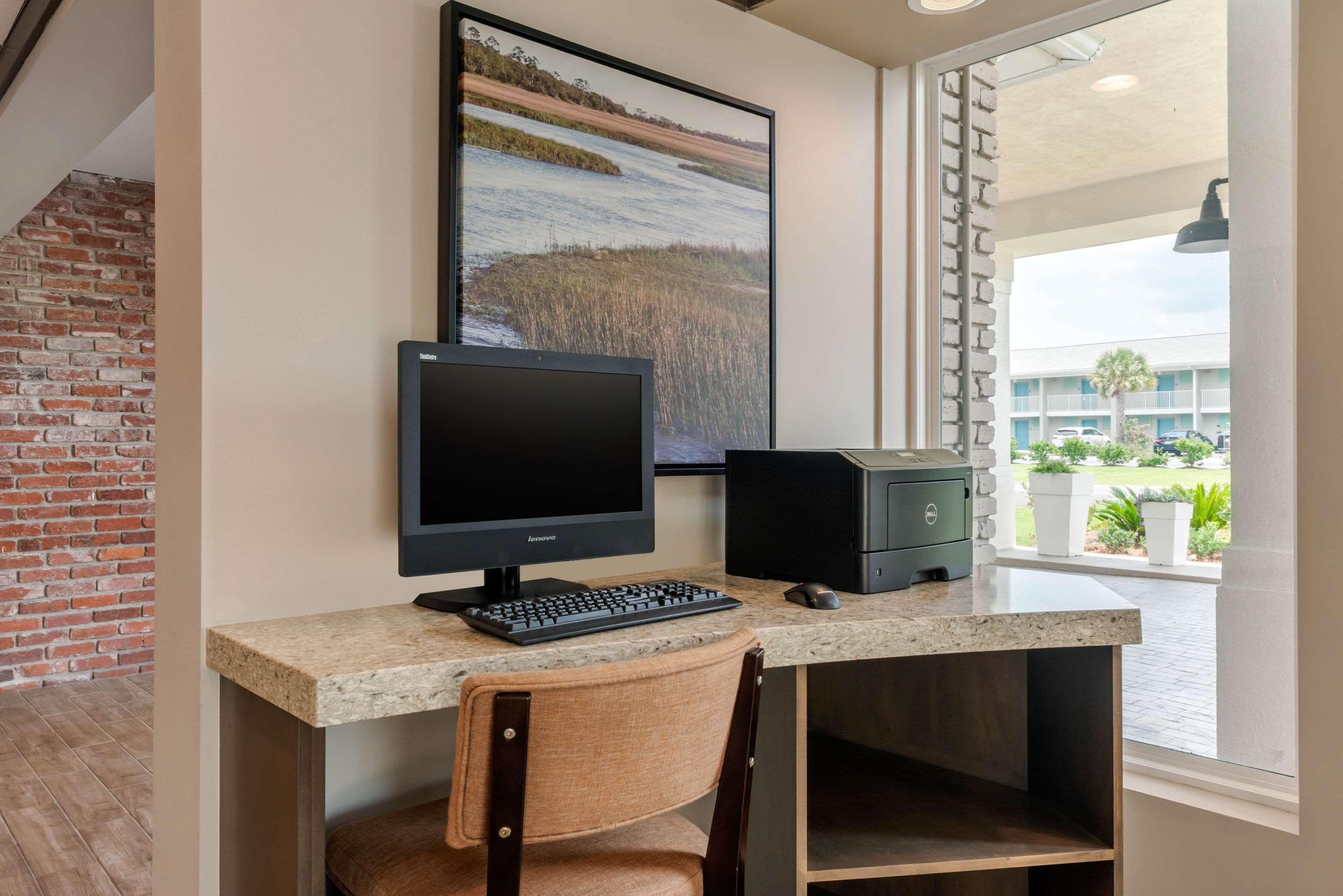 Seafarer Inn & Suites, Ascend Hotel Collection جزيرة جيكل المظهر الخارجي الصورة