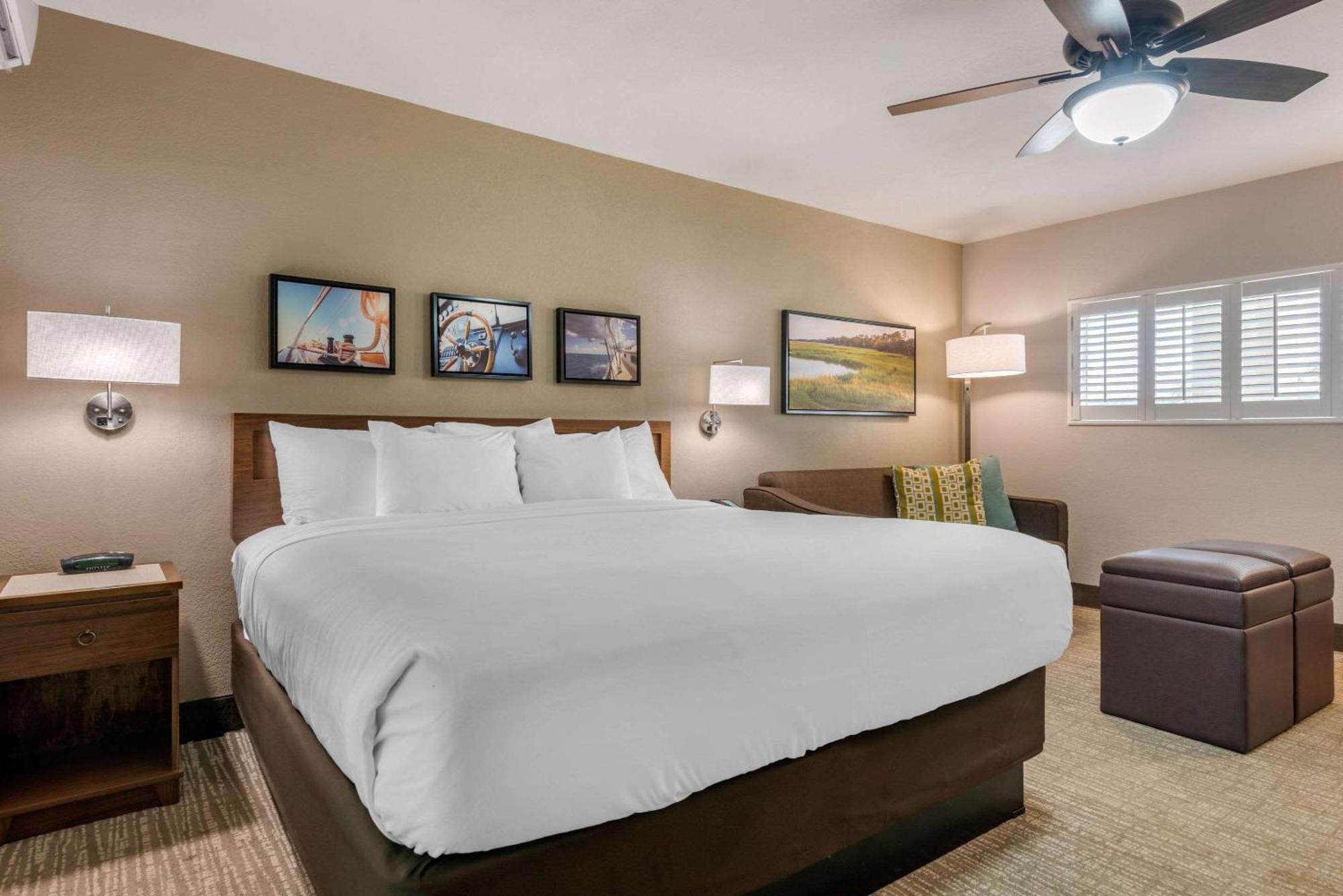 Seafarer Inn & Suites, Ascend Hotel Collection جزيرة جيكل المظهر الخارجي الصورة