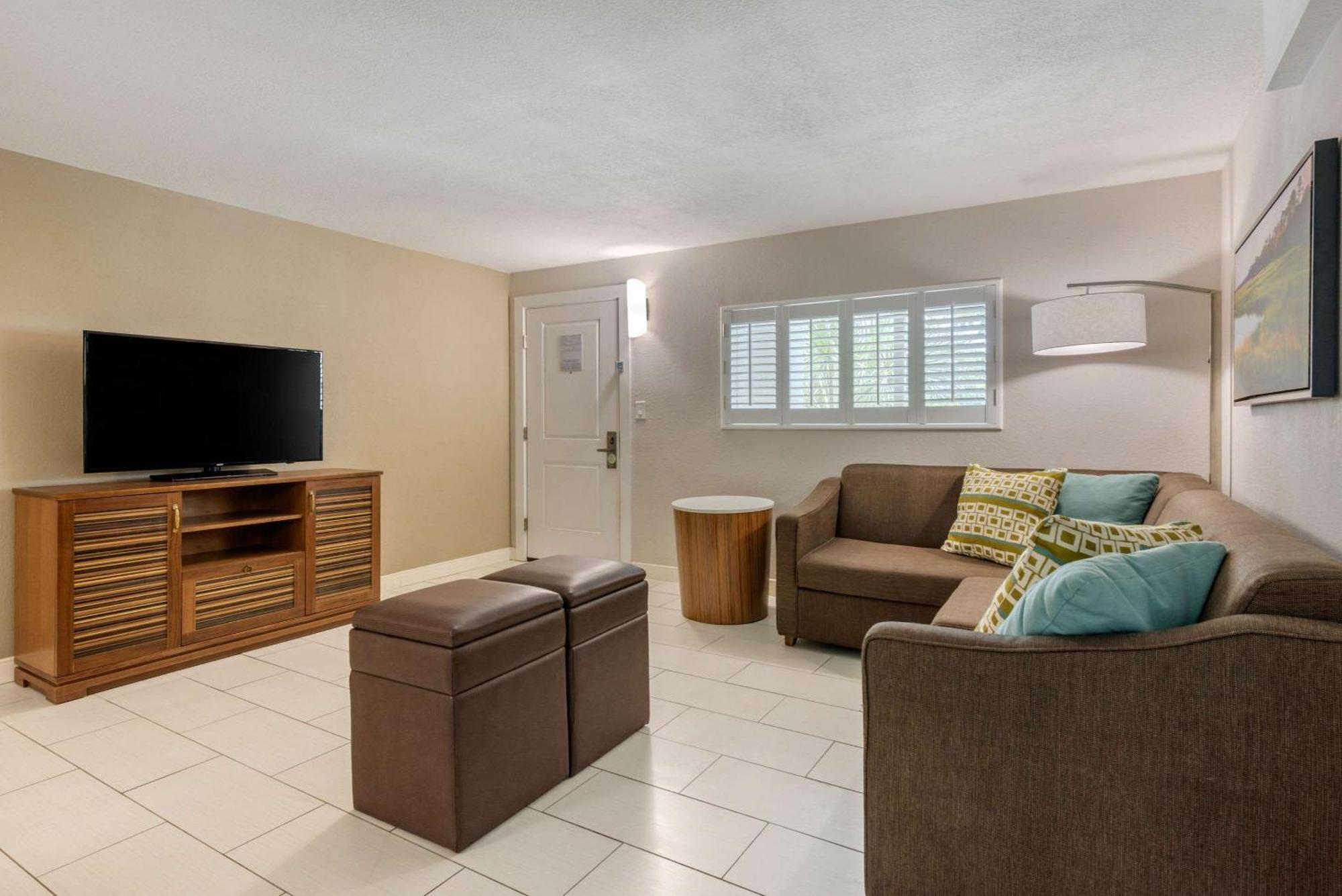 Seafarer Inn & Suites, Ascend Hotel Collection جزيرة جيكل المظهر الخارجي الصورة