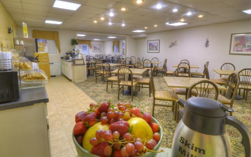 Seafarer Inn & Suites, Ascend Hotel Collection جزيرة جيكل المظهر الخارجي الصورة