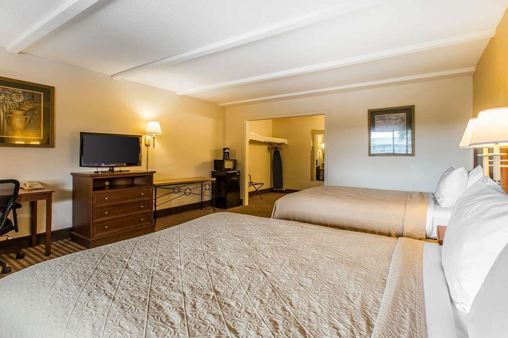 Seafarer Inn & Suites, Ascend Hotel Collection جزيرة جيكل الغرفة الصورة