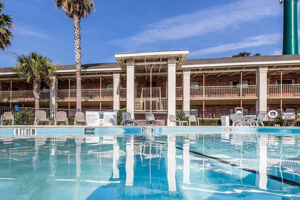 Seafarer Inn & Suites, Ascend Hotel Collection جزيرة جيكل المرافق الصورة